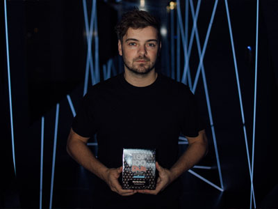 Martin Garrix, best DJ in the World again on garrixers.com